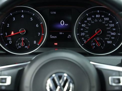 Used 2019 Volkswagen Golf 4-Door image 14