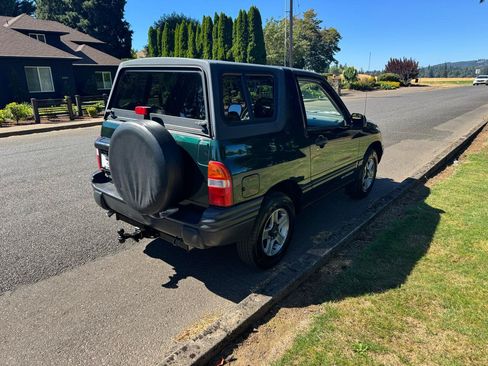Used 2002 Chevrolet Tracker 4WD Convertible image 5