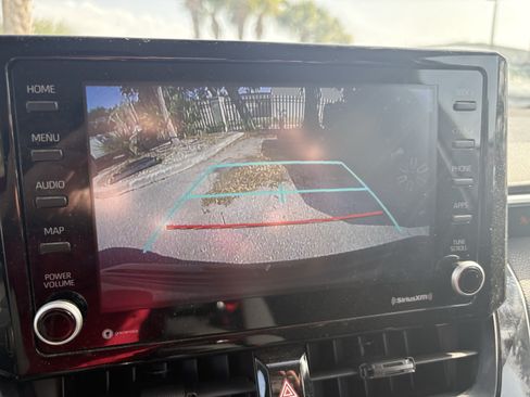 Used 2022 Toyota Corolla LE FWD image 11