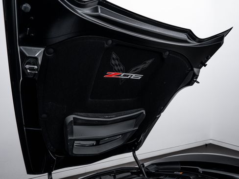 Used 2017 Chevrolet Corvette Z06 w/ Chrome Badge Package image 22