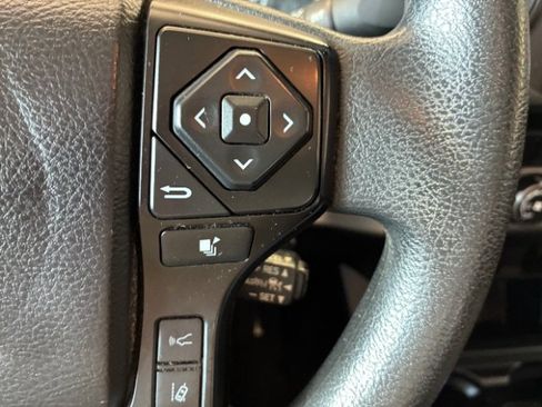 Used 2021 Toyota Tacoma SR RWD image 15