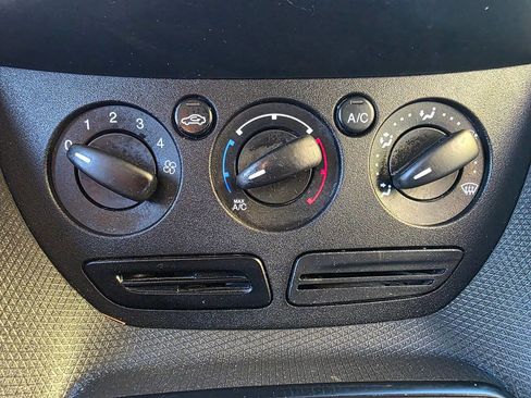 Used 2014 Ford Transit Connect XL image 39