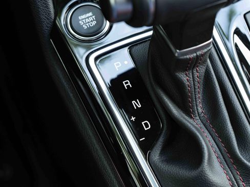 Used 2025 Kia Sportage SX image 30