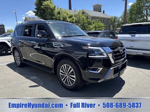 Used 2024 Nissan Armada SL w/ Captain's Chairs Package AWD/4WD image 2