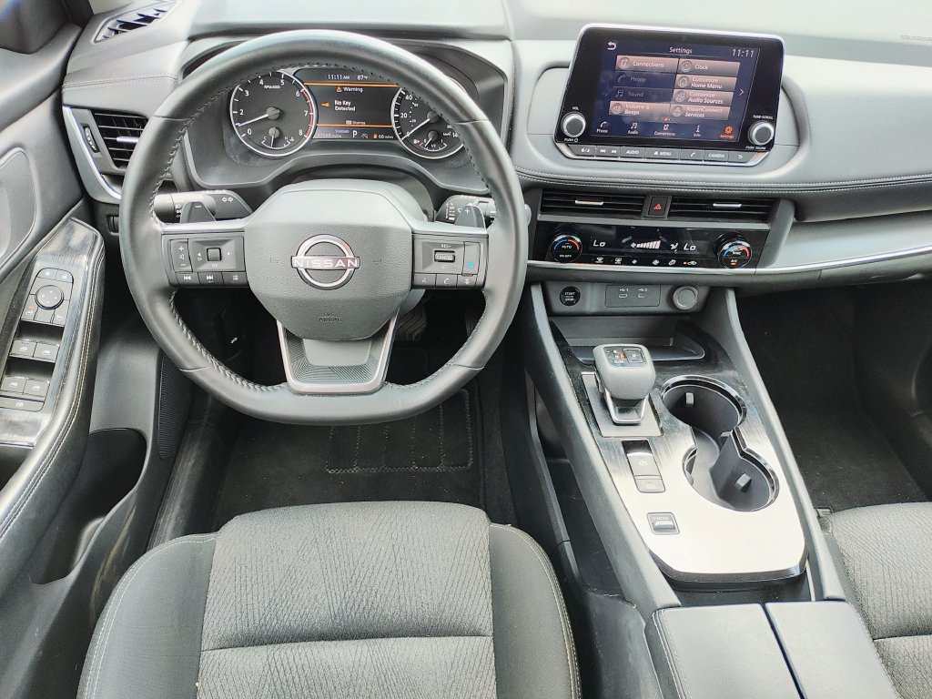 Used 2025 Nissan Rogue SV FWD image 10