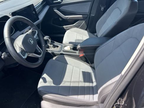 Used 2025 Volkswagen Jetta SE image 14