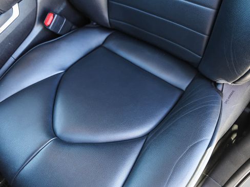 Used 2023 Toyota Highlander XLE image 25