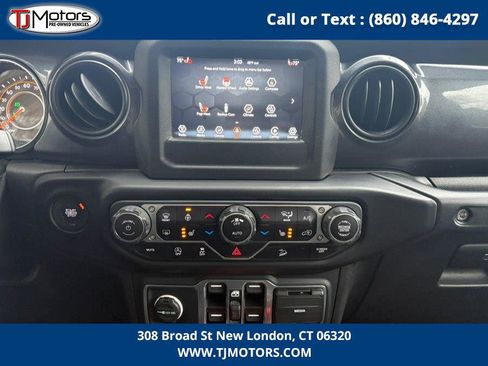 Used 2020 Jeep Wrangler Unlimited Sport image 18