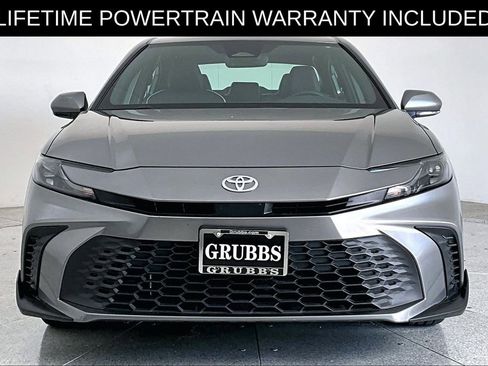 Used 2025 Toyota Camry SE w/ Convenience Package AWD/4WD image 4