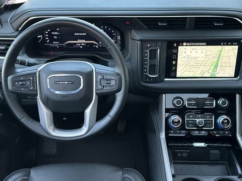 Used 2024 GMC Yukon XL Denali AWD/4WD image 14