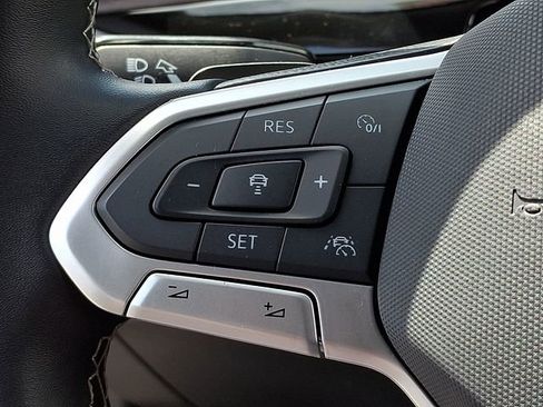 Used 2025 Volkswagen Atlas SEL AWD/4WD image 22