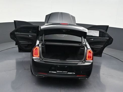 Used 2023 Chrysler 300 Touring w/ Sport Appearance Package image 37