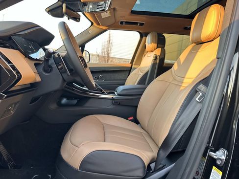 New 2026 Land Rover Range Rover Sport Dynamic SE AWD/4WD image 12
