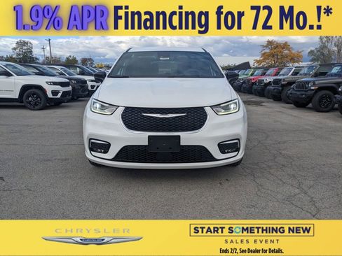 New 2026 Chrysler Pacifica Select image 4