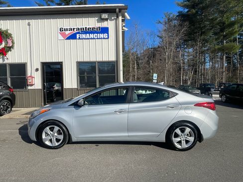 Used 2013 Hyundai Elantra GLS w/ Preferred Pkg image 7