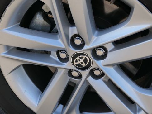 Used 2019 Toyota Corolla SE image 11