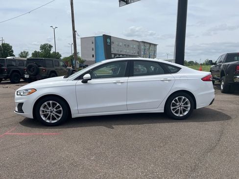 Used 2020 Ford Fusion SE FWD image 4