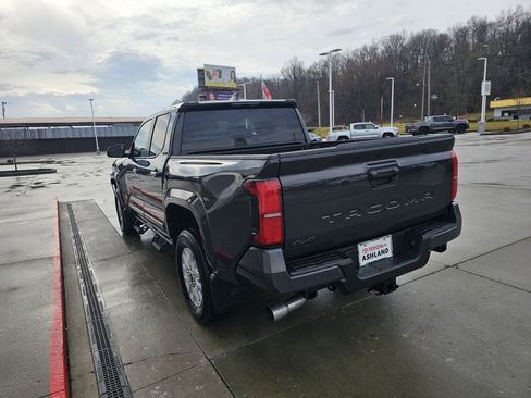 Certified 2025 Toyota Tacoma SR5 image 7