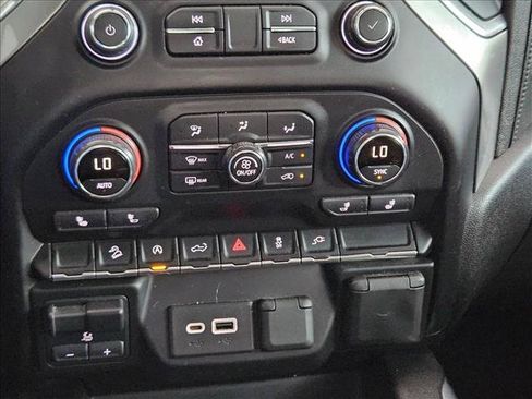 Used 2020 Chevrolet Silverado 1500 RST AWD/4WD image 13