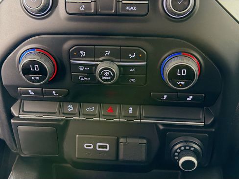 Used 2021 Chevrolet Silverado 1500 LT Trail Boss image 17