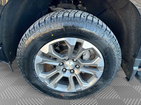 Certified 2023 Chevrolet Silverado 1500 High Country w/ Z71 Off-Road Package image 33