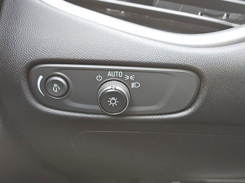 Used 2022 Chevrolet Malibu LS image 25