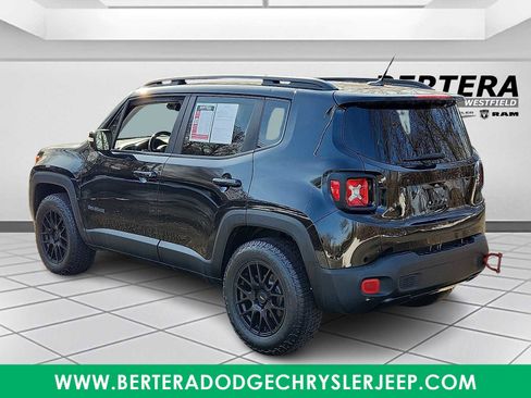 Used 2017 Jeep Renegade Altitude w/ Safety & Security Group image 4