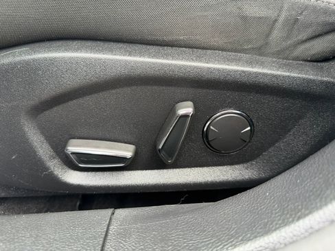 Used 2019 Ford Fusion SE image 28