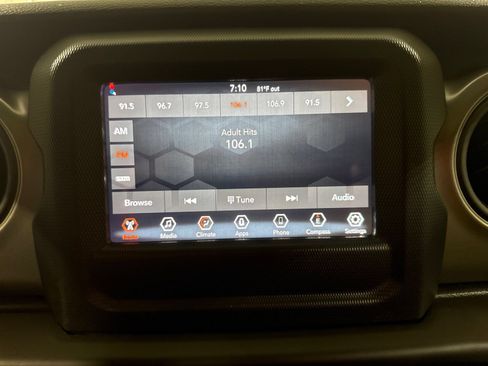 Used 2022 Jeep Wrangler Unlimited Sport AWD/4WD image 22