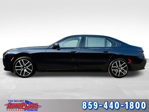 Used 2025 BMW 740i xDrive w/ Premium Package AWD/4WD image 12