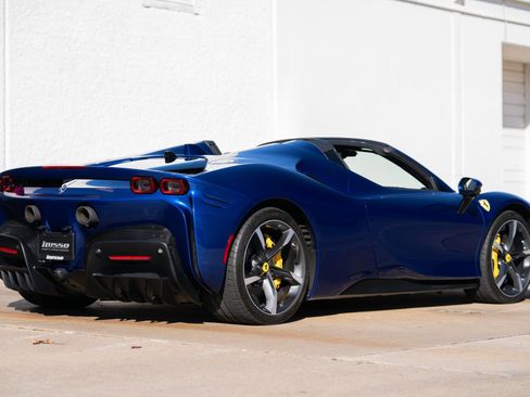 Used 2025 Ferrari SF90 Spider image 5