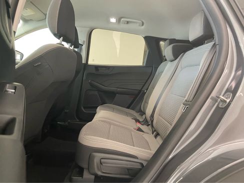 Used 2022 Ford Escape SE image 15