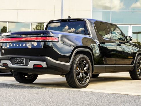 Used 2022 Rivian R1T Adventure AWD/4WD image 12