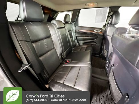 Used 2013 Jeep Grand Cherokee Limited image 16