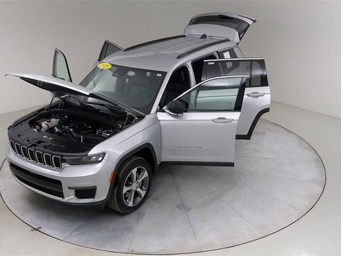 Used 2025 Jeep Grand Cherokee L Limited image 58