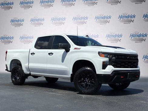 Used 2025 Chevrolet Silverado 1500 Custom Trail Boss AWD/4WD image 2