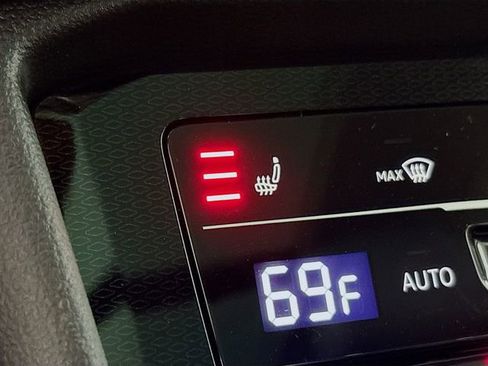 New 2025 Volkswagen Taos SE image 19