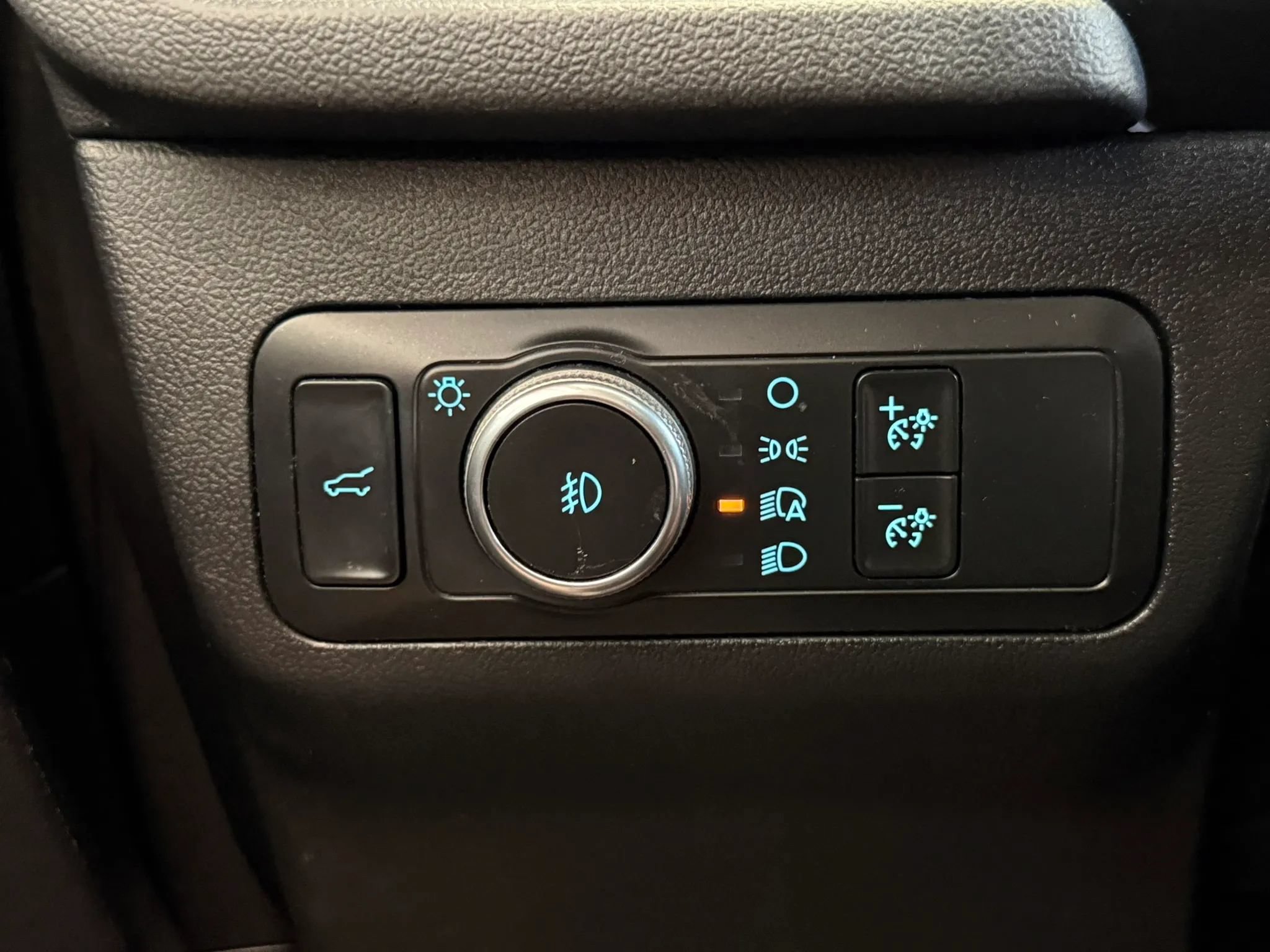 Used 2020 Ford Escape Titanium AWD/4WD image 21