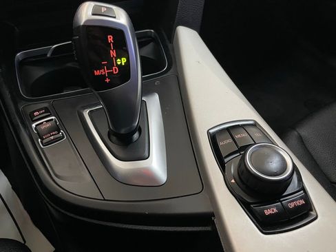 Used 2017 BMW 320i Sedan image 38