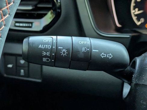 Used 2025 Honda Pilot TrailSport image 6