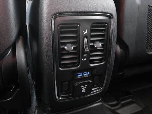 Used 2020 Jeep Grand Cherokee Limited w/ Trailer Tow Group IV AWD/4WD image 34