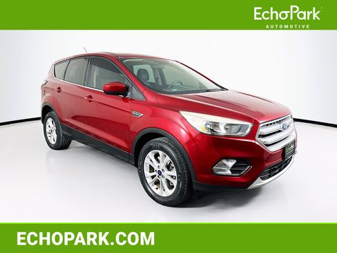 Used 2017 Ford Escape SE image 1