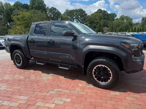 Used 2024 Toyota Tacoma TRD Off-Road AWD/4WD image 4