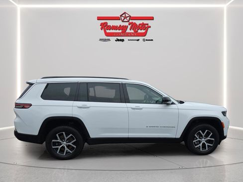 Used 2025 Jeep Grand Cherokee L Limited AWD/4WD image 6