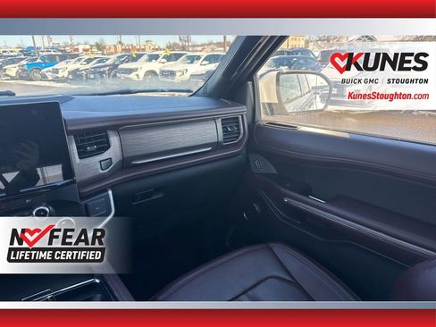 Used 2024 Ford Expedition Limited image 34