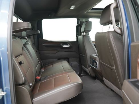 Used 2025 GMC Sierra 1500 Denali w/ Denali Reserve Package AWD/4WD image 12