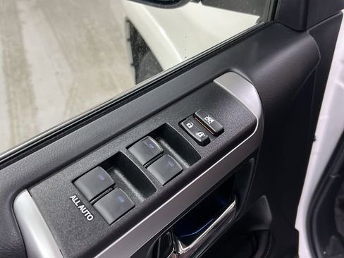 Used 2020 Toyota 4Runner Limited image 24