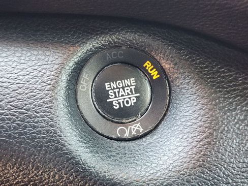 Used 2020 Jeep Cherokee Latitude Plus FWD image 20