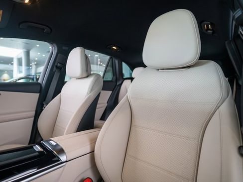 Certified 2025 Mercedes-Benz GLC 300 4MATIC image 11