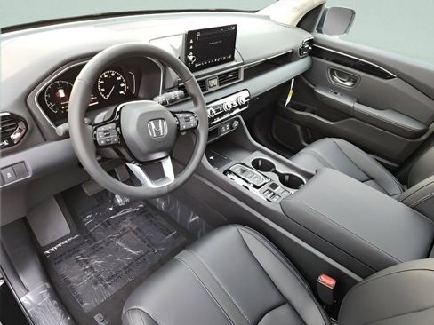New 2025 Honda Pilot Touring image 26